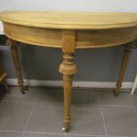 713 2333 HALF MOON TABLE